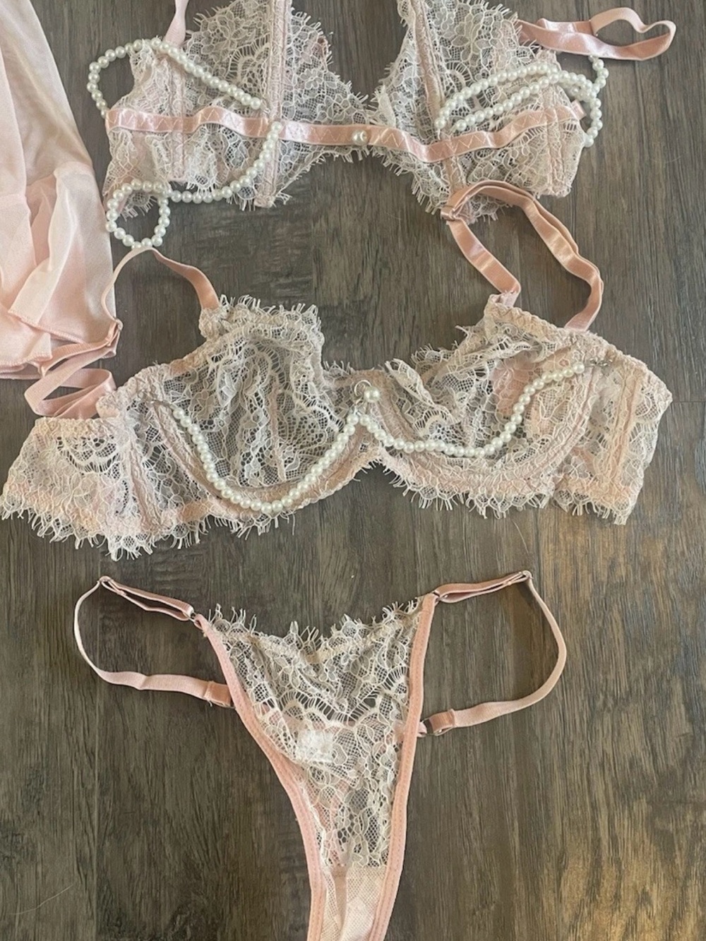 NWOT Sheer Lace and Pearl Robe & Lingerie Set - Blush Pink - Size Small